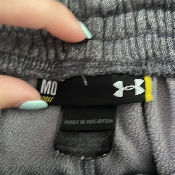 Under armor sweatpants 🌸bundle and save!! - Picture 2 of 4